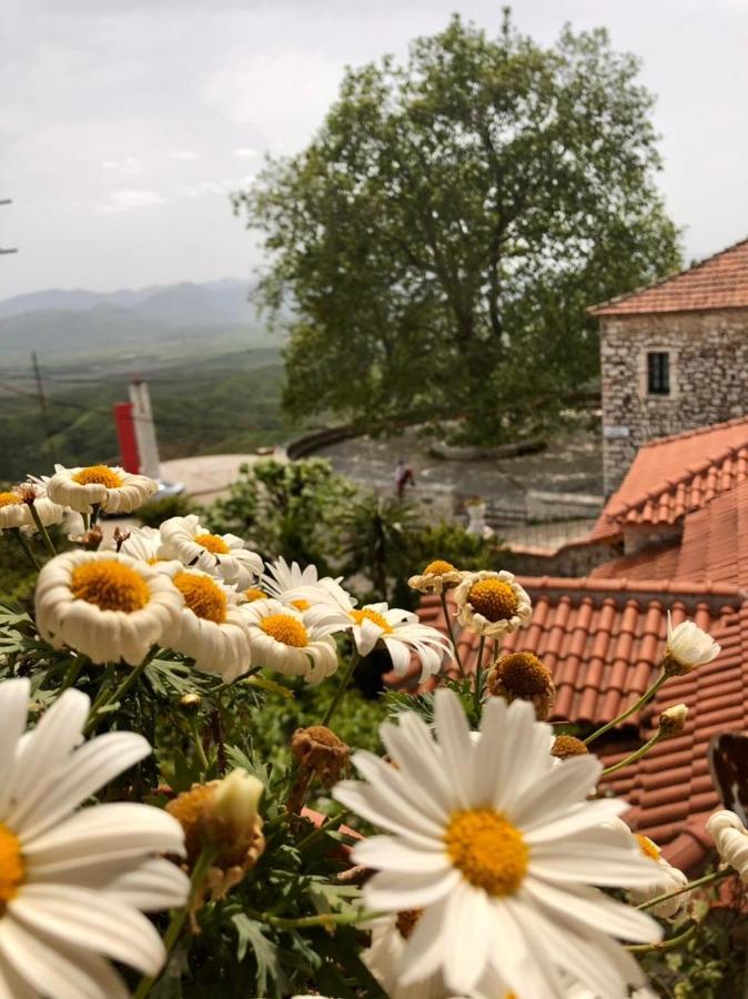 Villa Muzhaqi Nivice Exterior foto