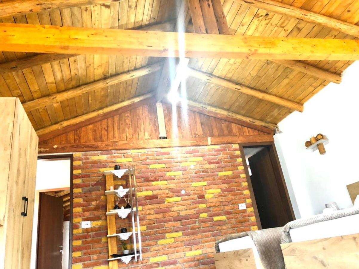 Villa Muzhaqi Nivice Exterior foto