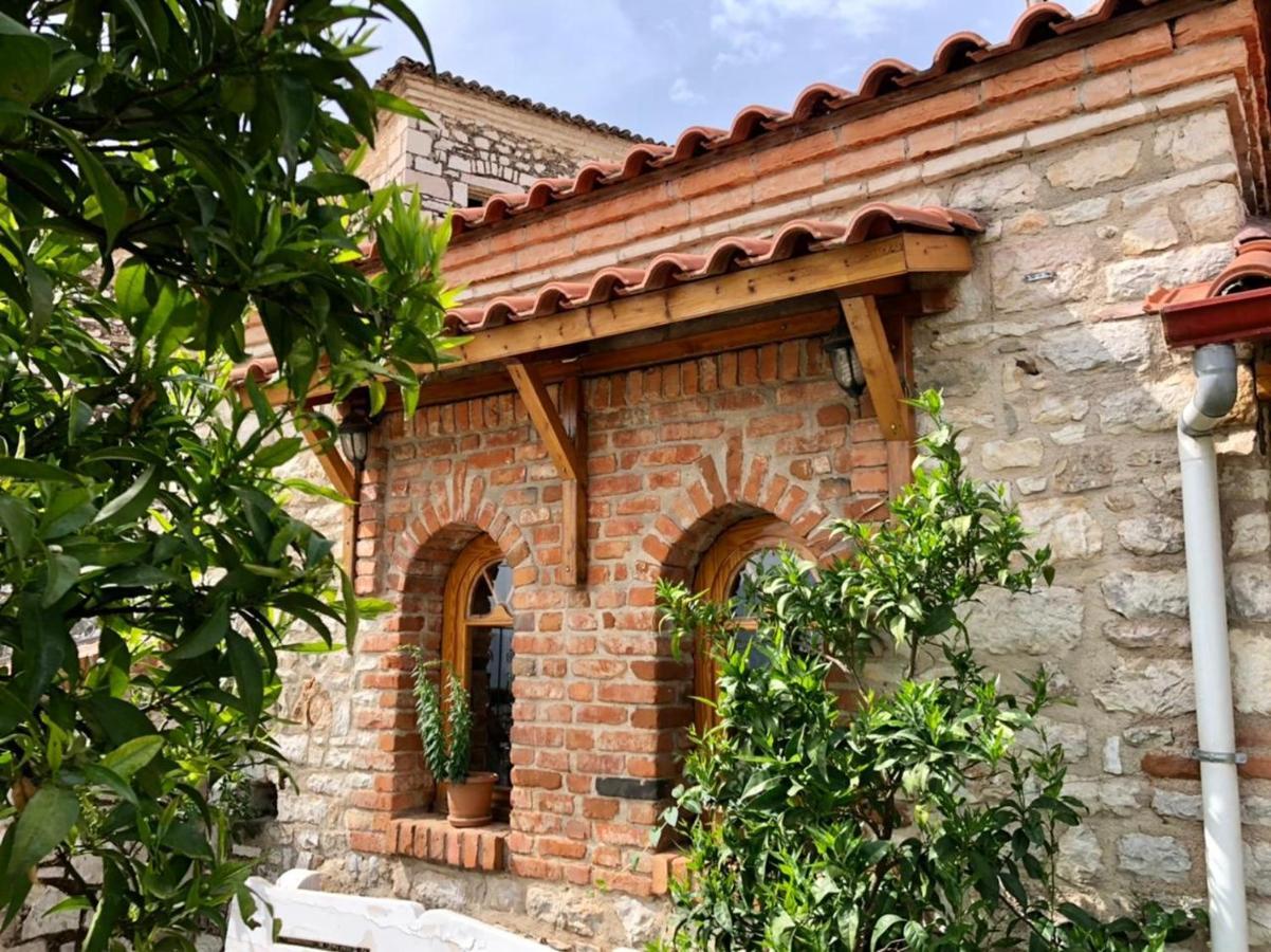 Villa Muzhaqi Nivice Exterior foto
